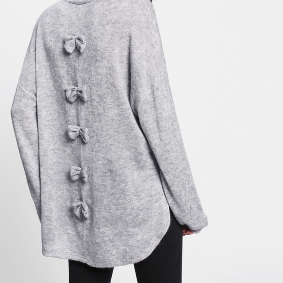 Sweaters - Last 1🆕🎀Bow Back Sweater